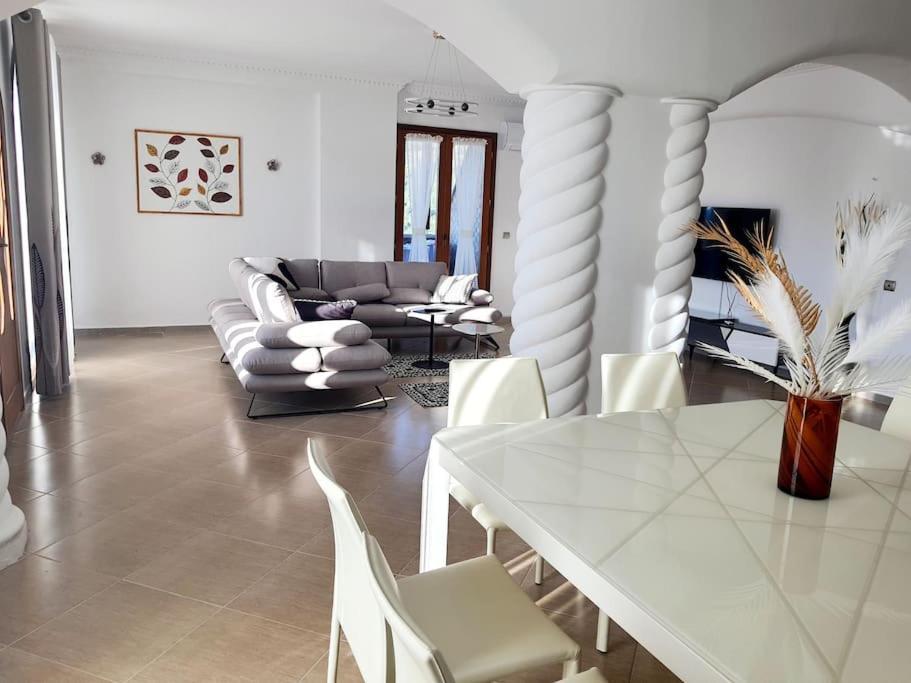 Magnolia Luxury Penthouse Apartment เบราท ภายนอก รูปภาพ